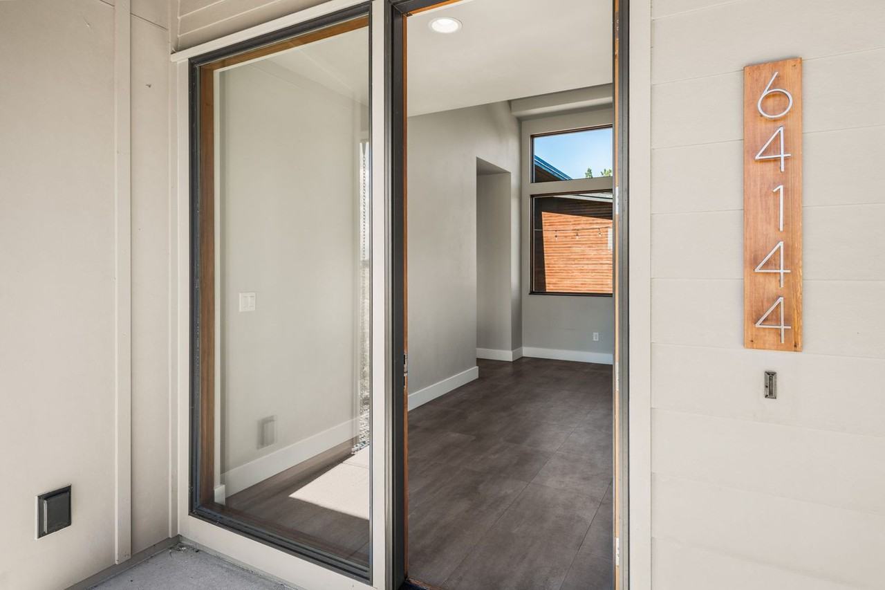 64144 Pioneer Loop - Photo 6 of 50
