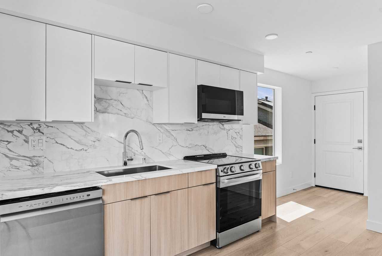 1259 Lincoln Ave - Photo 7 of 37