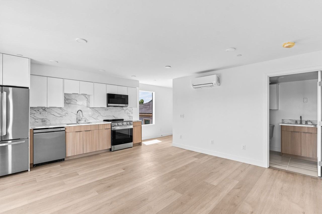 1259 Lincoln Ave - Photo 7 of 35