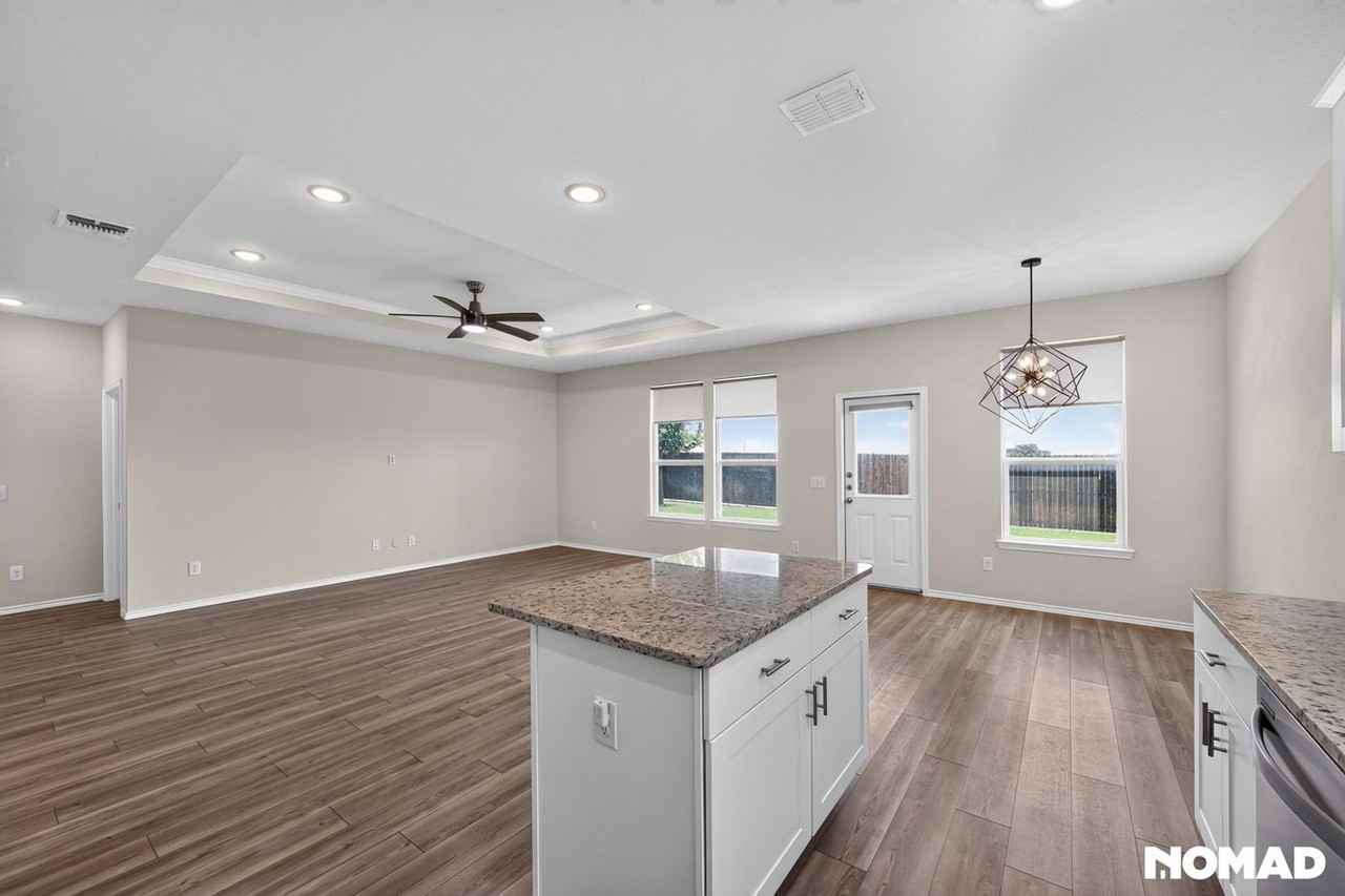 1128 Timberhurst Trl - Photo 6 of 32