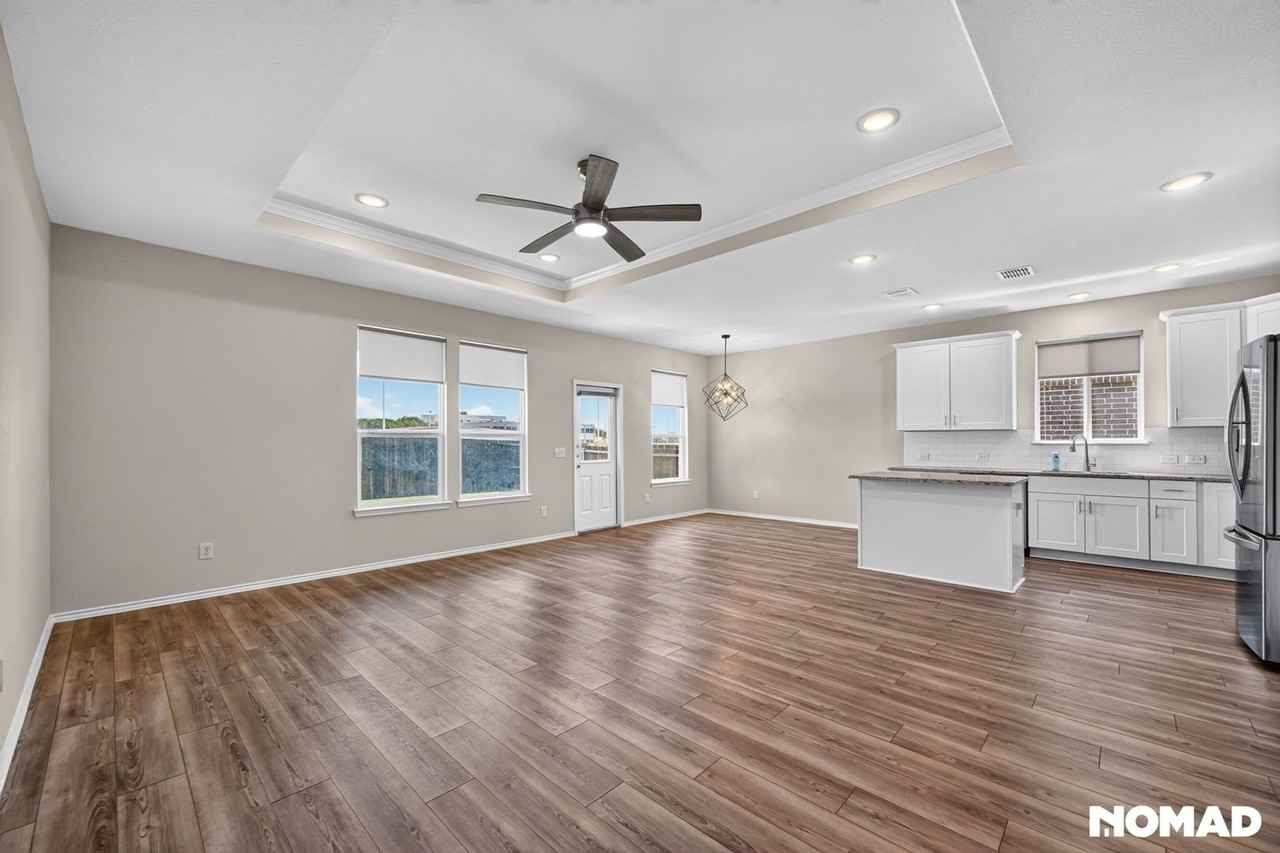 1128 Timberhurst Trl - Photo 7 of 32