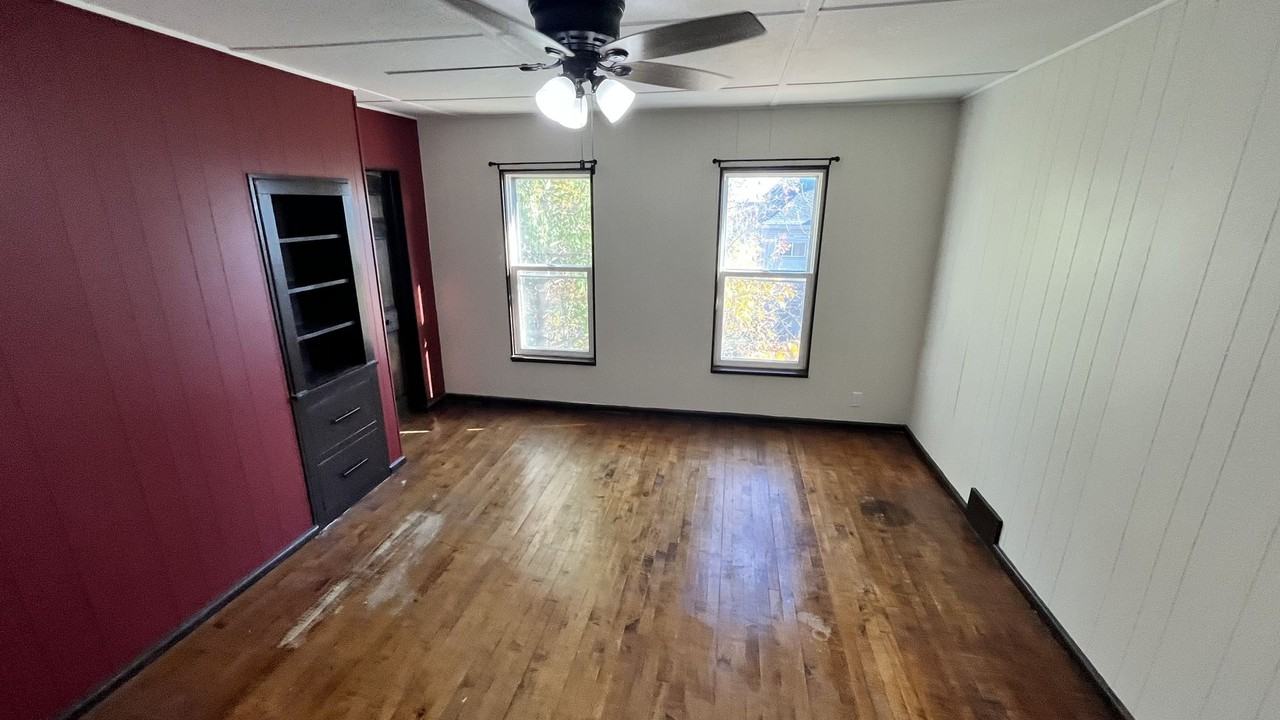 705 E 6th St #2 - Photo 3 of 13