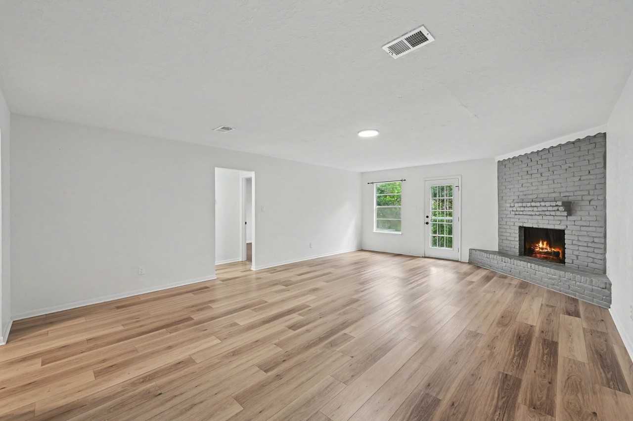 1409 S 3rd St - Photo 4 of 25