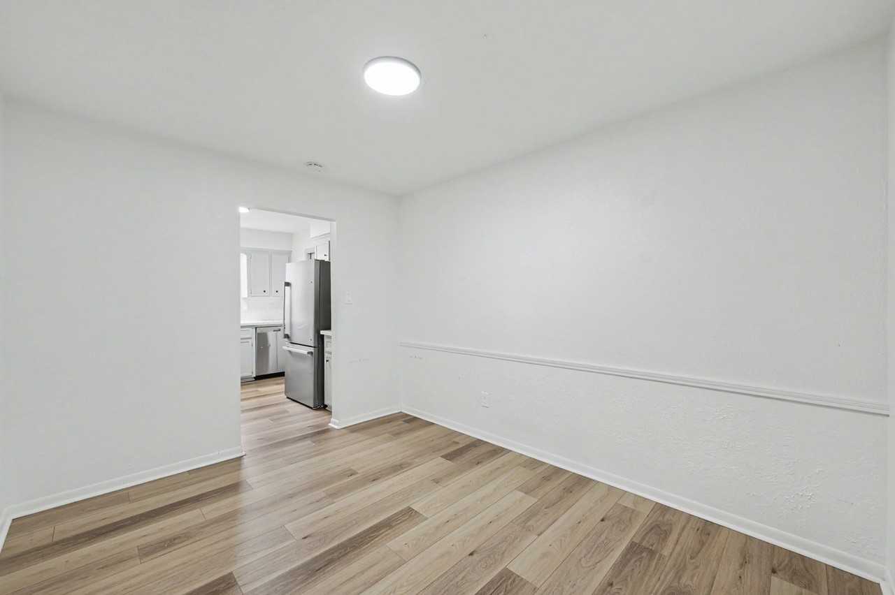 1409 S 3rd St - Photo 6 of 25