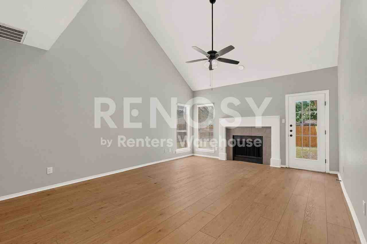 619 Ridgemont Dr - Photo 5 of 48