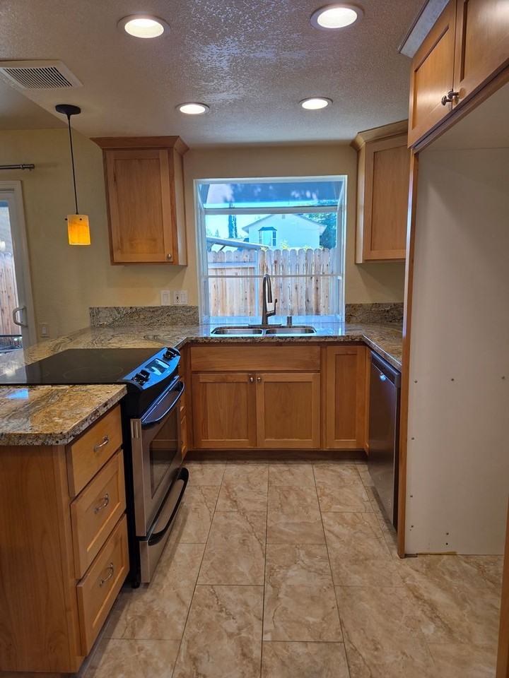 11036 Kenebee River Ct - Photo 2 of 18