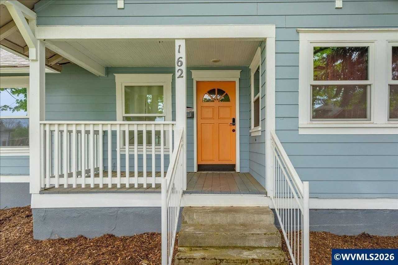 162 Ecols St N - Photo 2 of 23