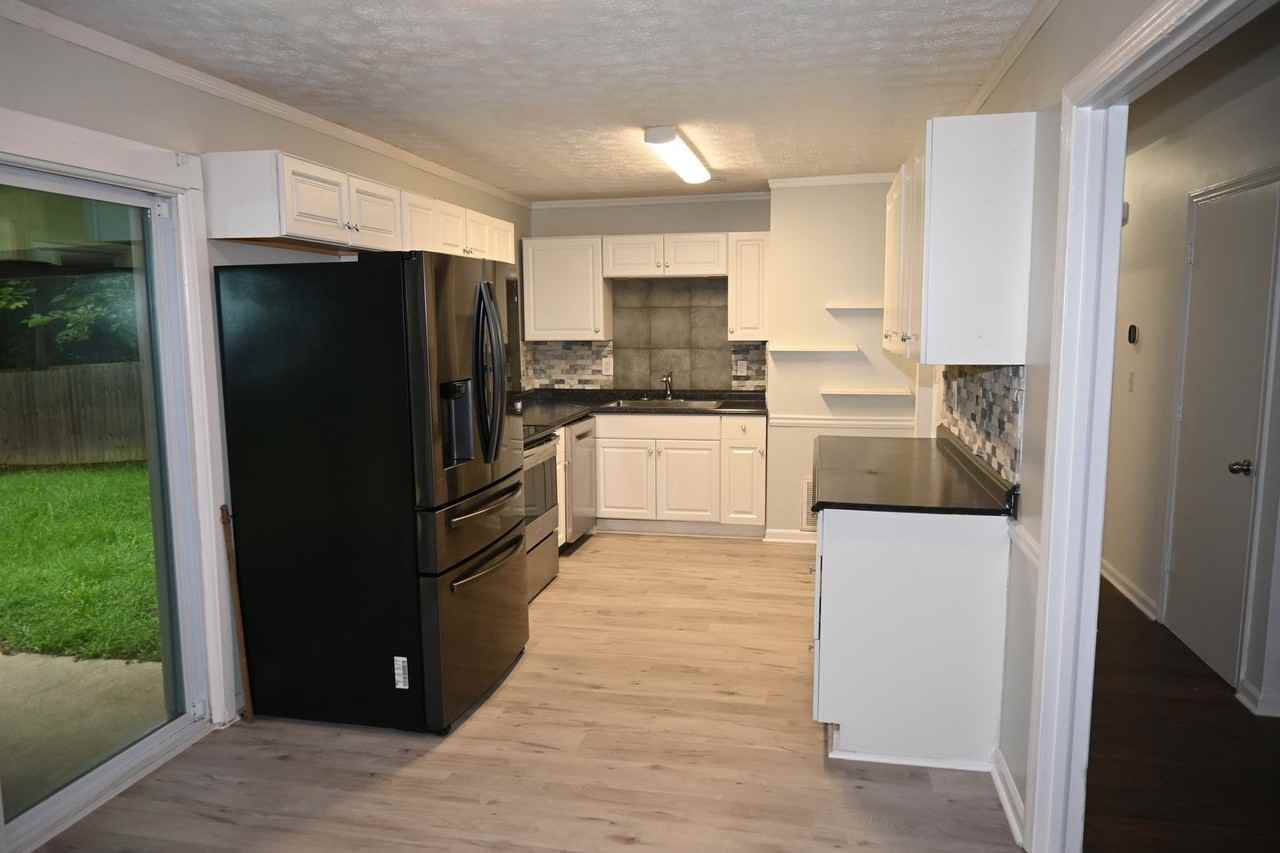 2031 Wellborn Dr - Photo 7 of 25