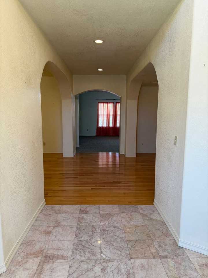 38908 Millwood Dr - Photo 4 of 31