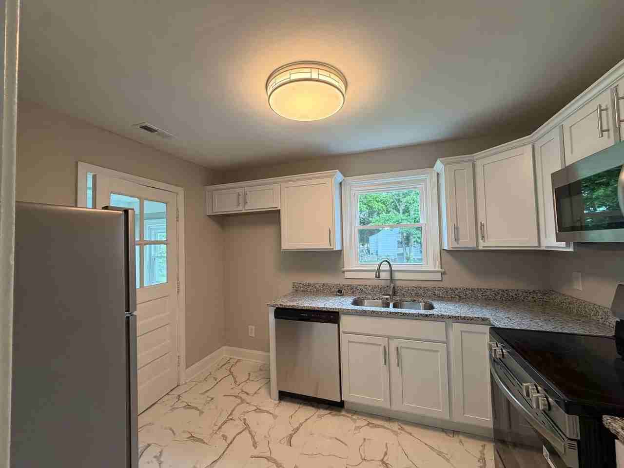3912 Pinalto Dr - Photo 4 of 21
