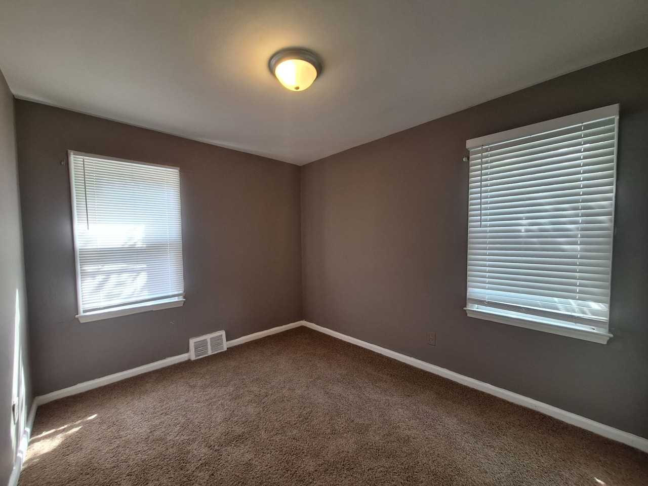 4146 University Pl - Photo 6 of 29