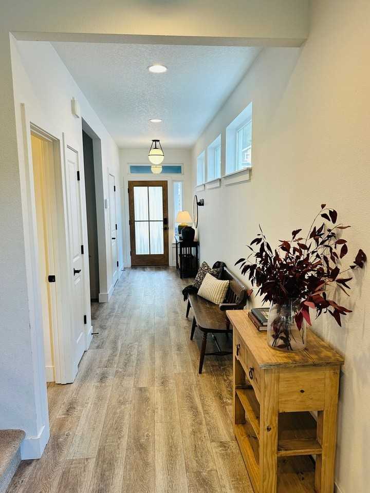 158 S 39th Dr - Photo 6 of 35