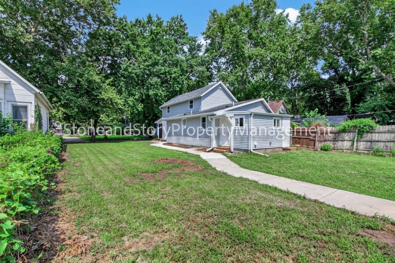 414 Ne Grattan St - Photo 3 of 30