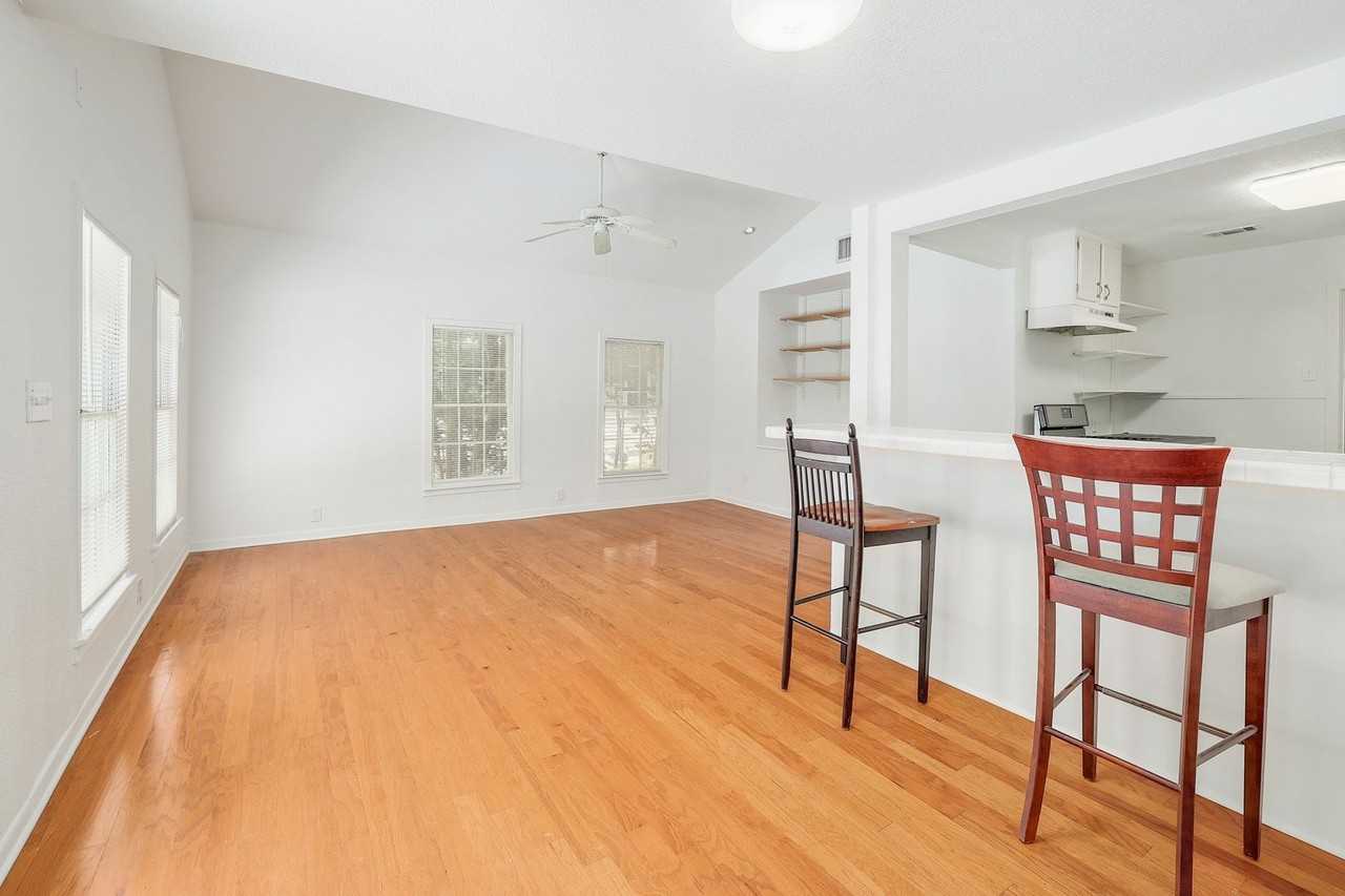 1703 Alegria Rd - Photo 6 of 27