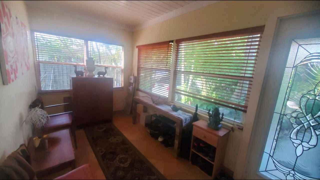 215 N Palmway - Photo 4 of 25