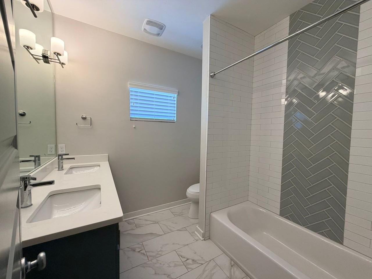 1258 N Bronough St - Photo 4 of 4
