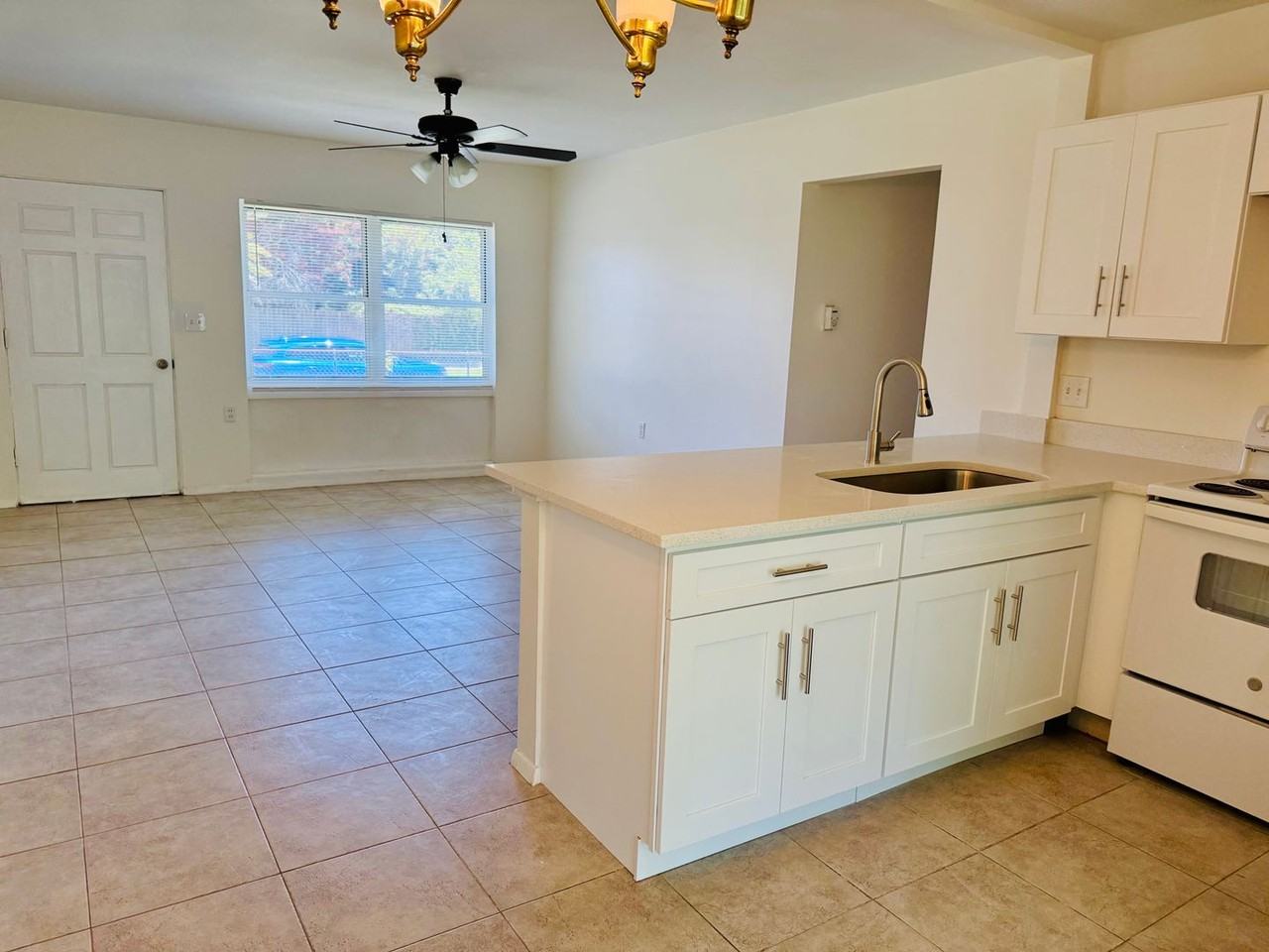 14205 Allison Dr - Photo 3 of 11