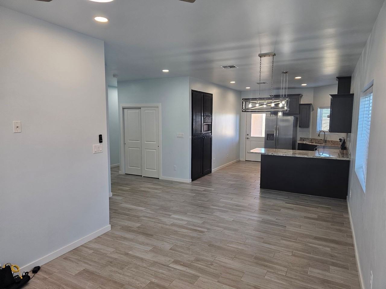 1598 N 9th Ave - Photo 7 of 40