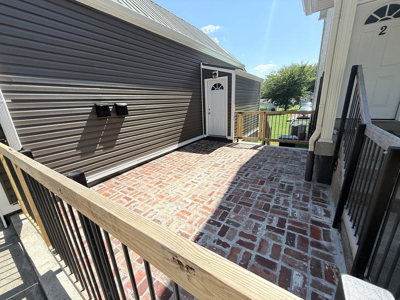 1227 Vincennes St - Photo 3 of 9