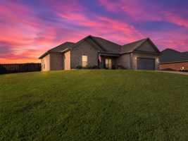 featured image of 2604 Etna Dr