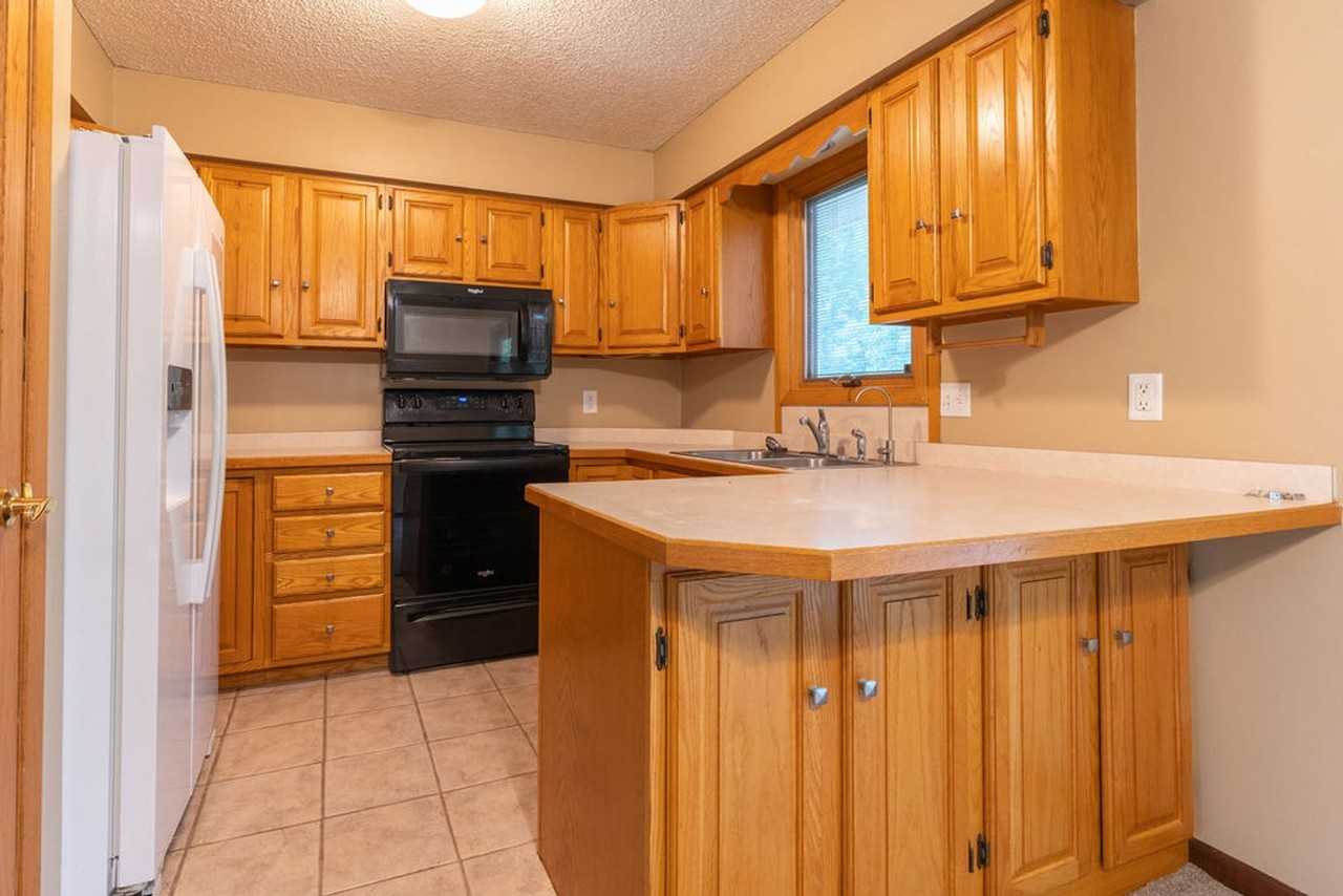 6012 Fleetwood Dr - Photo 2 of 22