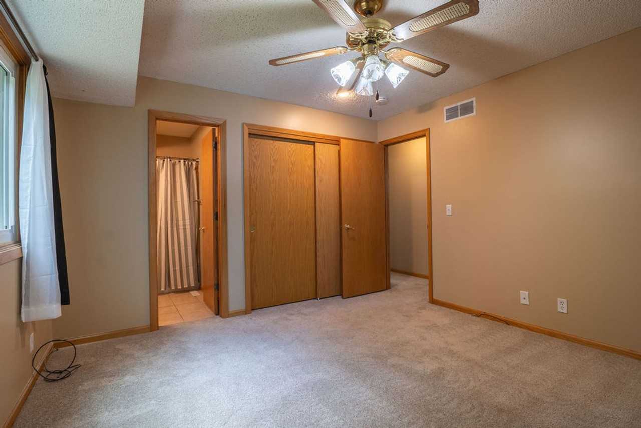 6012 Fleetwood Dr - Photo 6 of 22