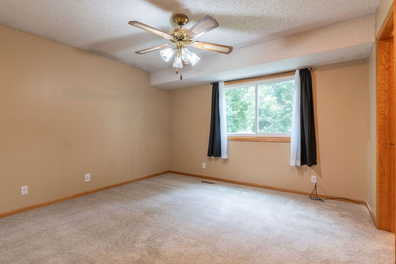 6012 Fleetwood Dr - Photo 7 of 22