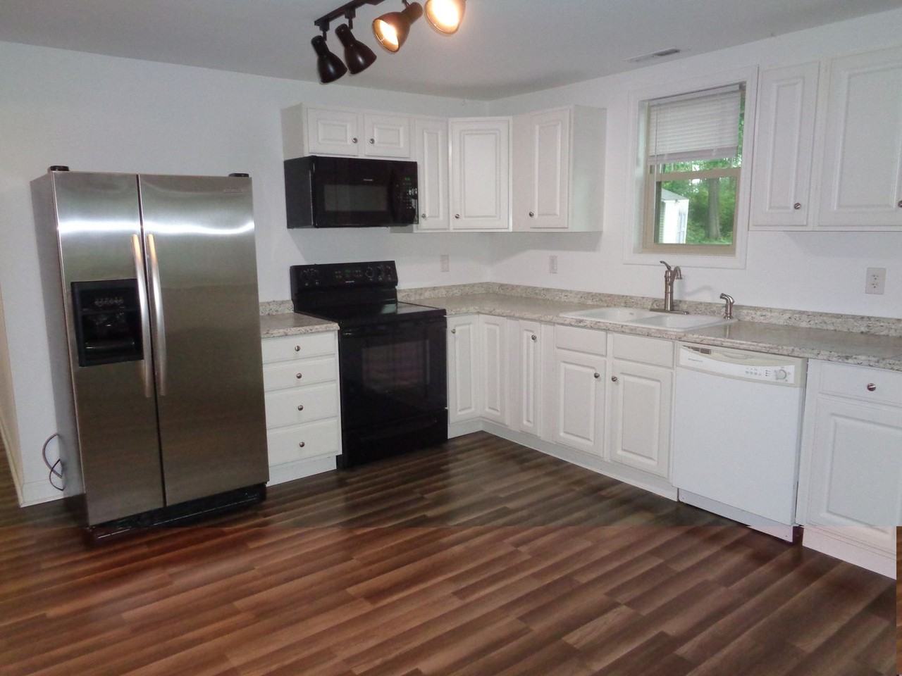 212 Orr St - Photo 3 of 15
