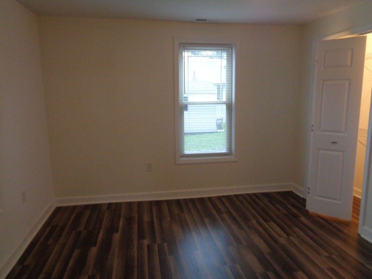 212 Orr St - Photo 5 of 15
