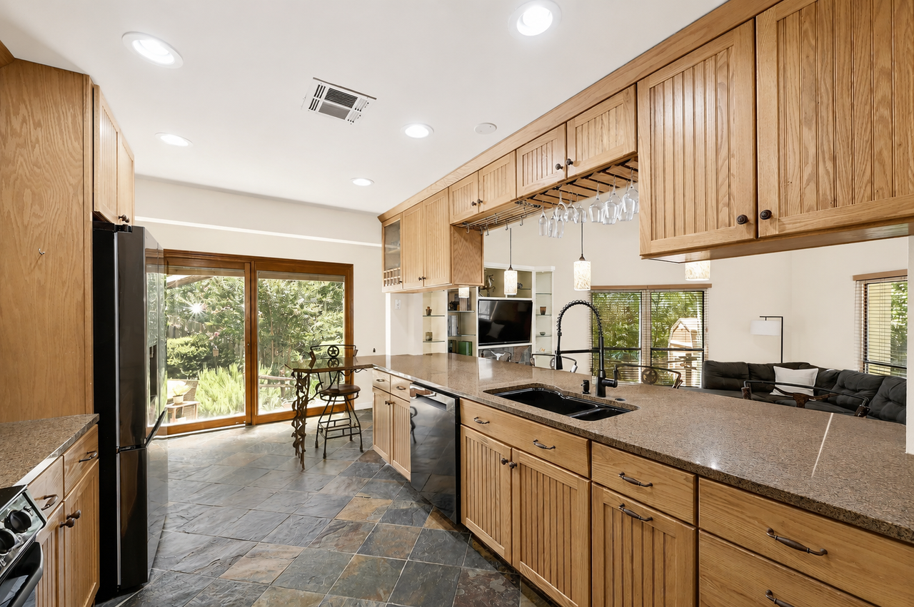 122 Acapulco Dr #NA - Photo 4 of 34