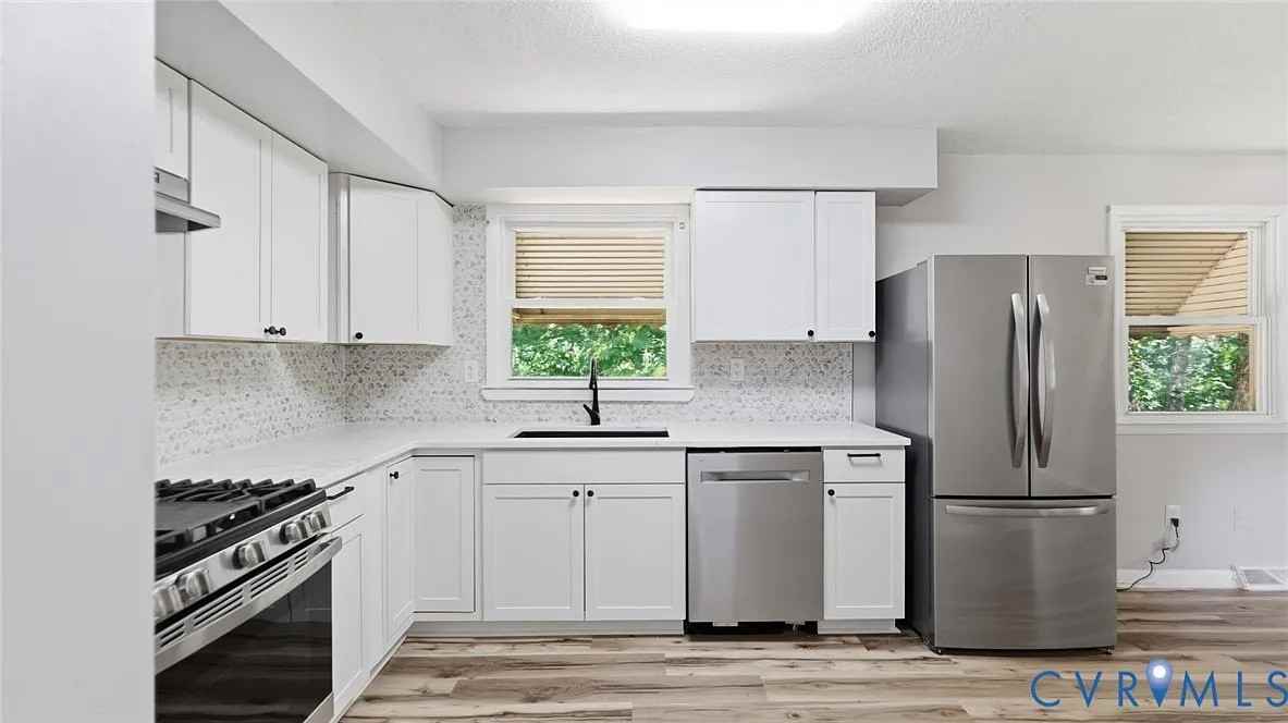 1810 Owens Ct #NA - Photo 2 of 13