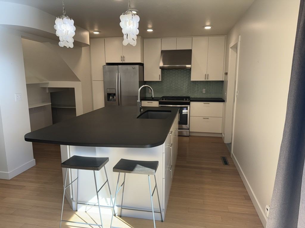 106 E College St - Photo 5 of 20