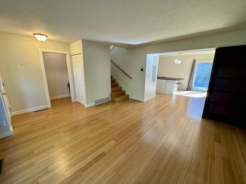 106 E College St - Photo 7 of 20