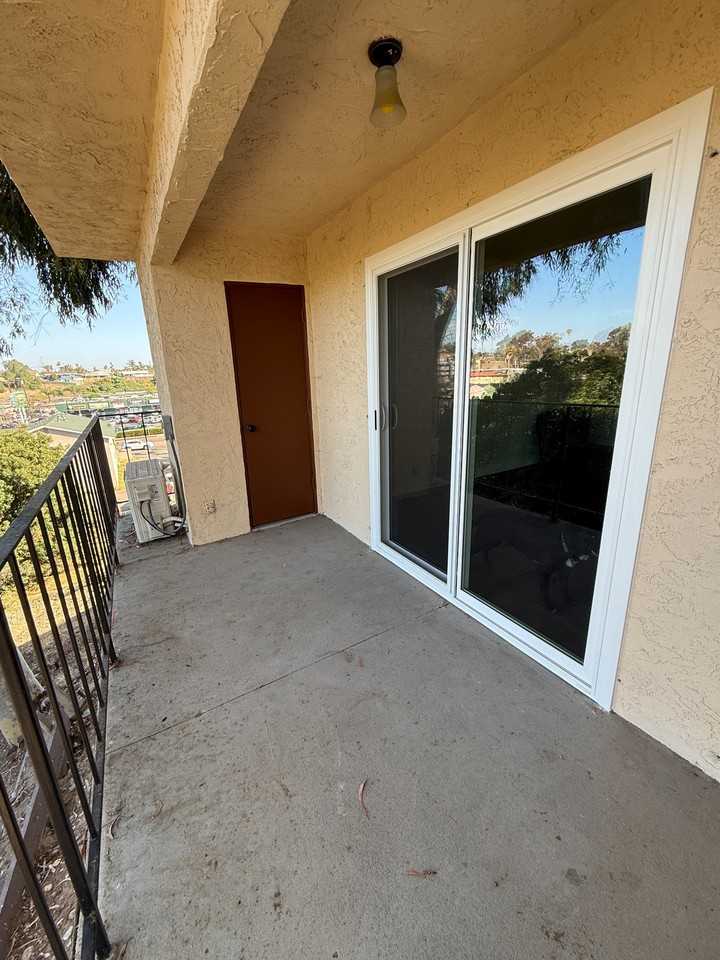 1702 E 7th St #NA - Photo 5 of 14