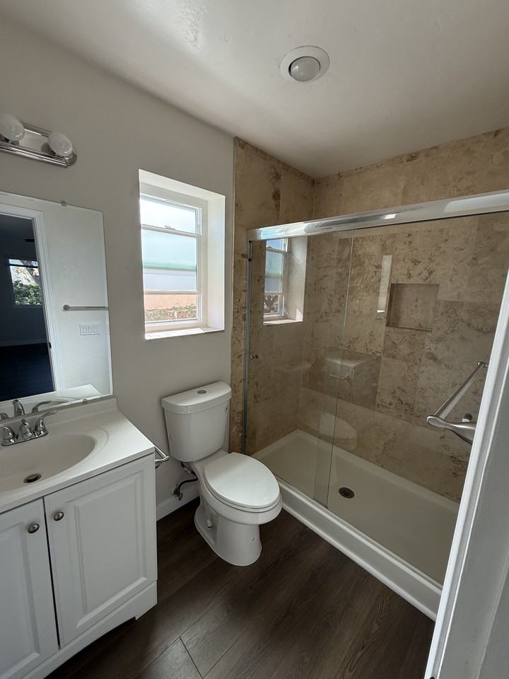 1702 E 7th St #NA - Photo 7 of 14