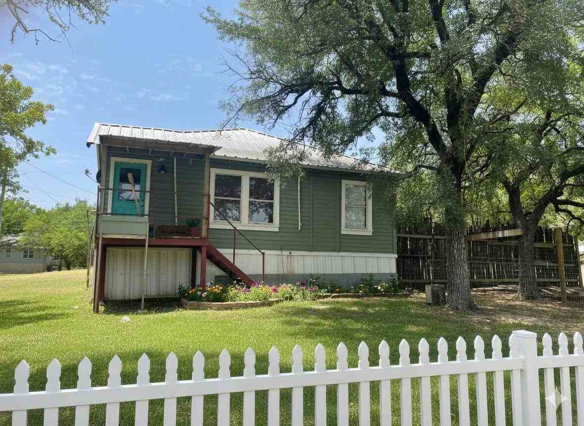 507 Live Oak St - Photo 3 of 19