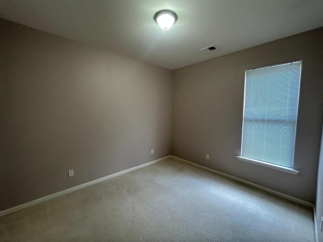 1108 Washington Dr - Photo 6 of 10
