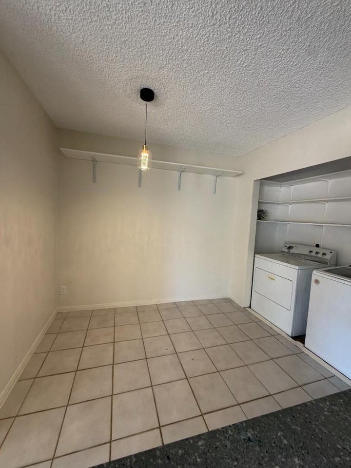 8209 Jema Way - Photo 5 of 11