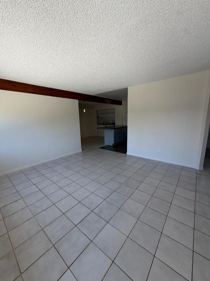 8209 Jema Way - Photo 6 of 11