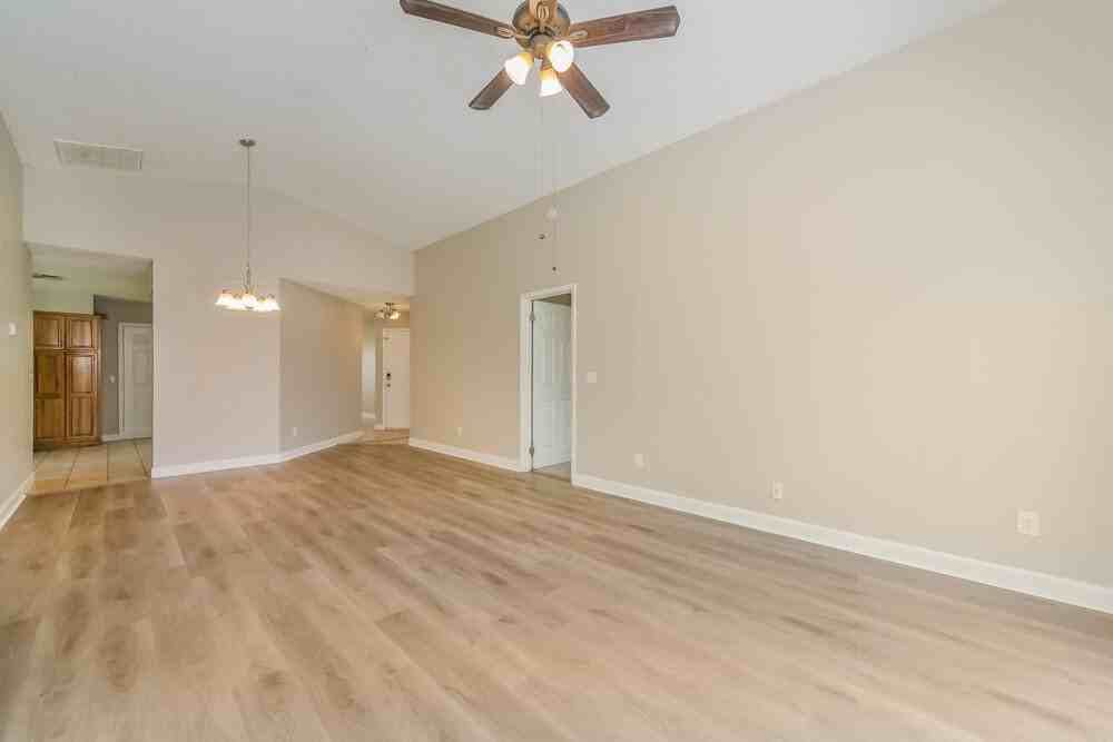 13230 Boulder Woods Cir - Photo 4 of 16