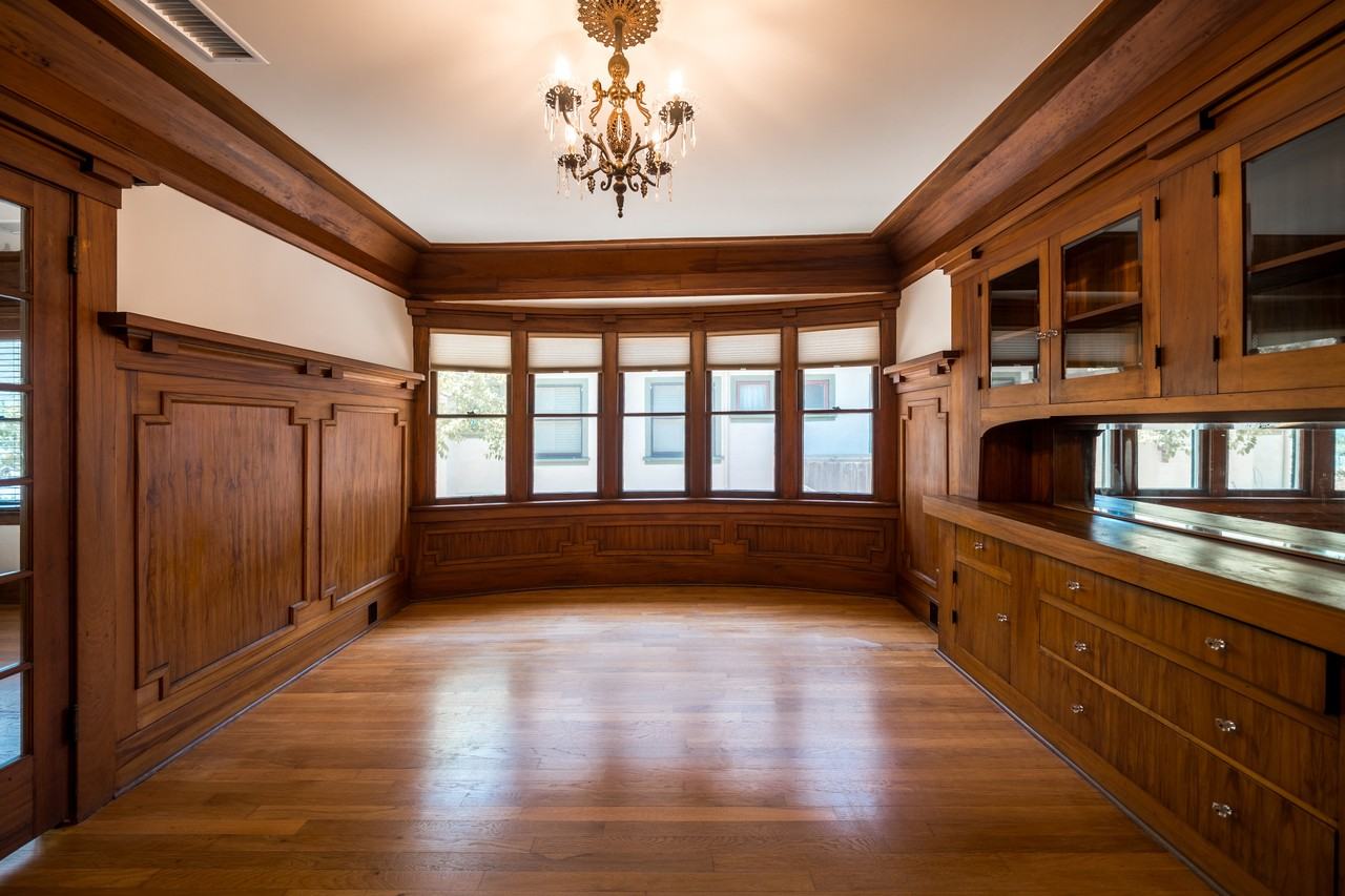 3924 Alameda Pl #1 - Photo 5 of 27