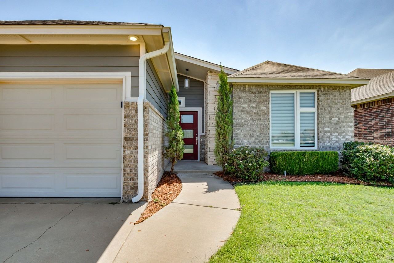 10608 Glover River Dr - Photo 4 of 39