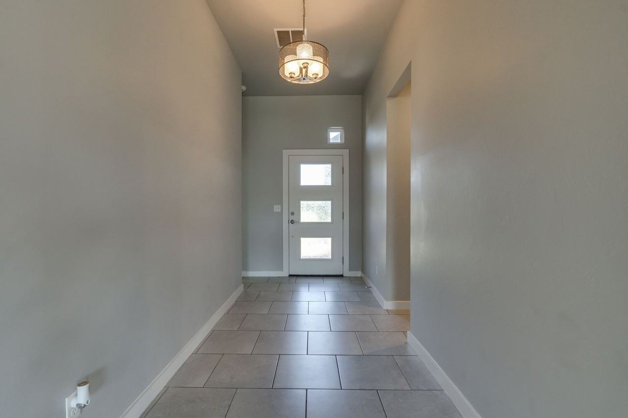 10608 Glover River Dr - Photo 5 of 39