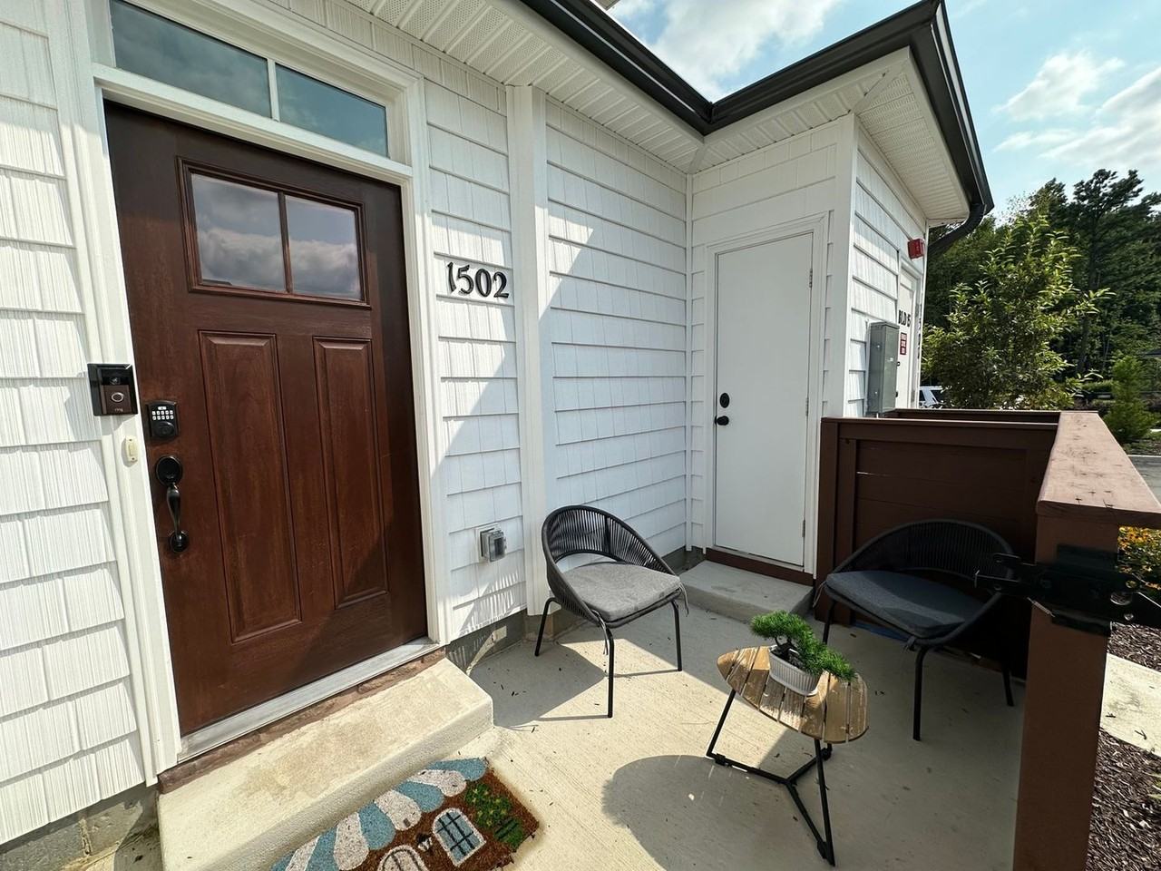 1502 Kathy Ann Way E - Photo 4 of 24