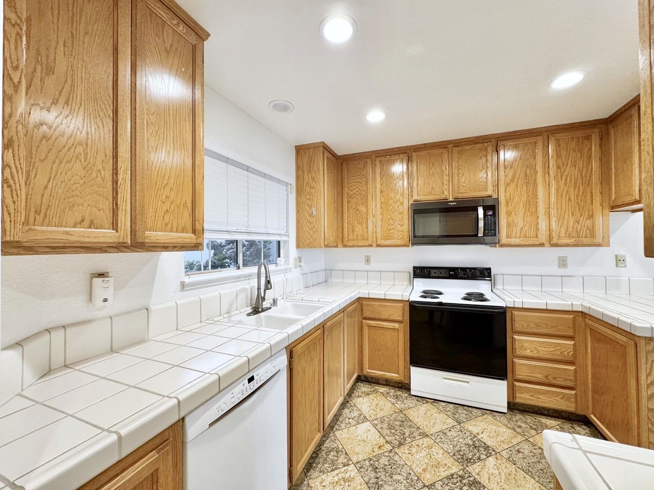 4378 Conejo Dr #TH - Photo 3 of 34