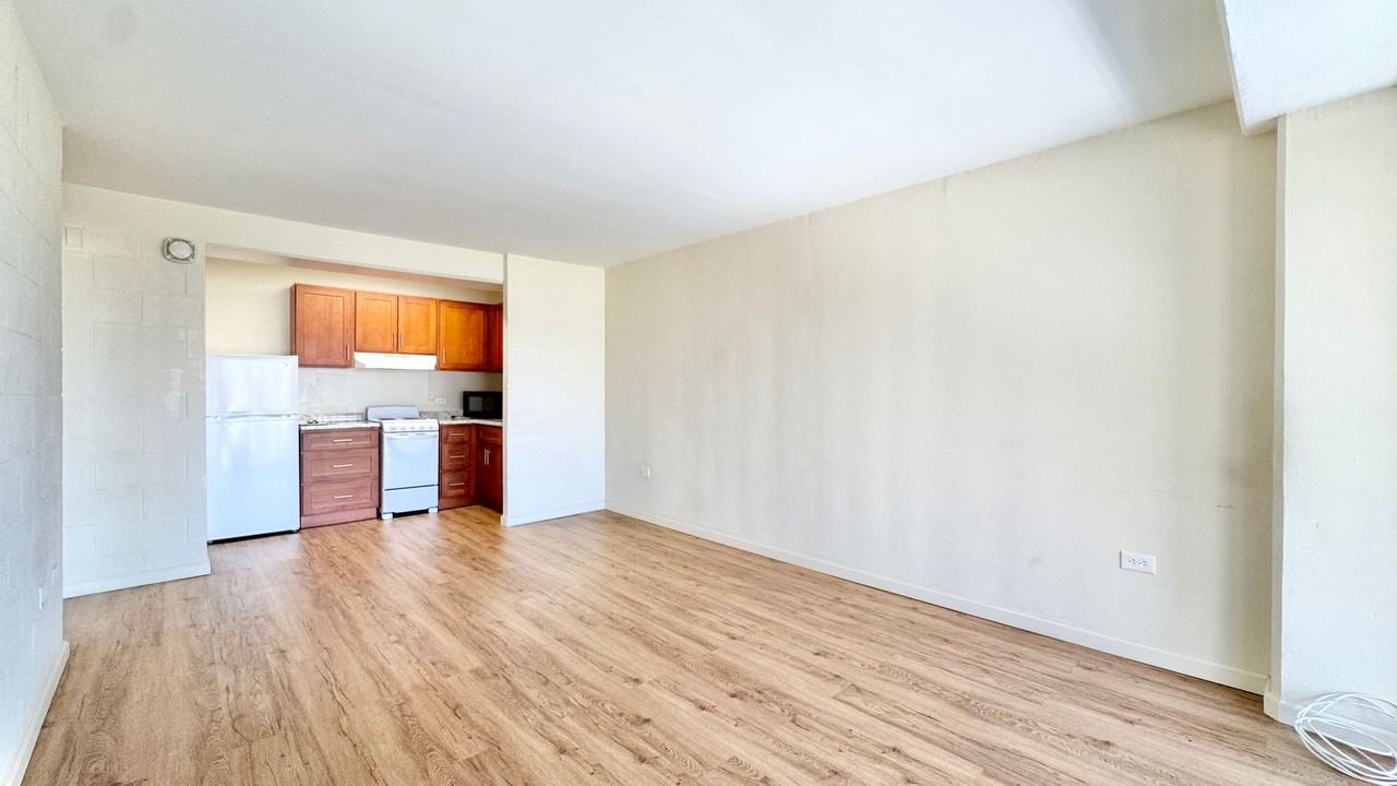 1415 Victoria St #1010 - Photo 3 of 24