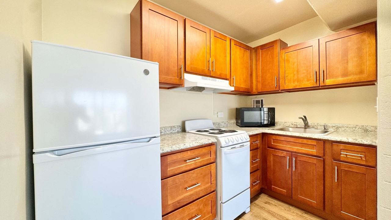 1415 Victoria St #1010 - Photo 6 of 24