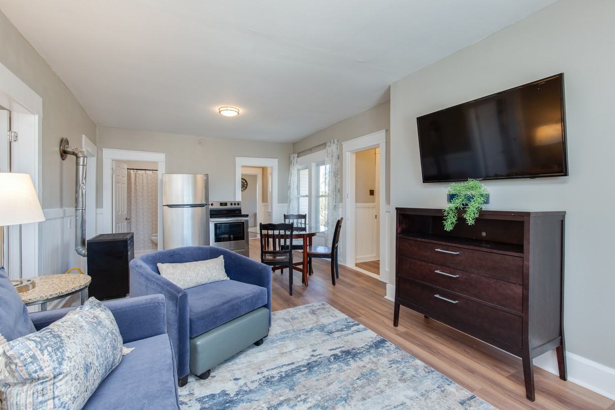 620 Prescott St #2 - Photo 4 of 11