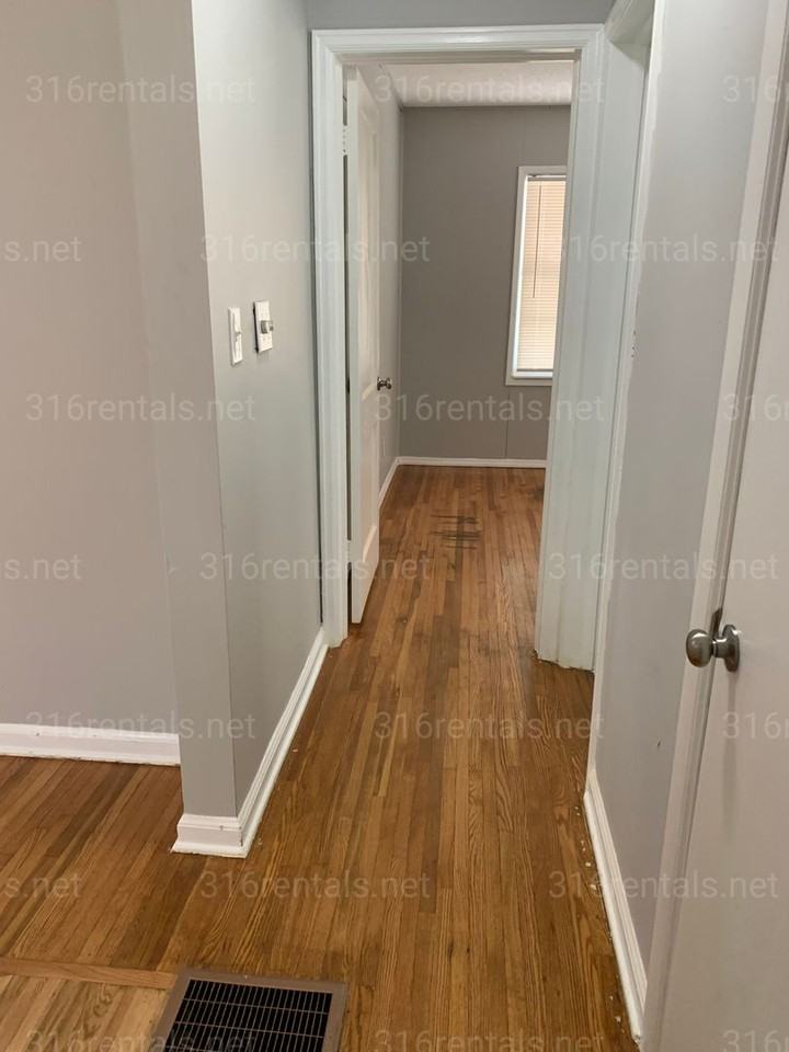 1043 N Terrace Dr - Photo 5 of 8