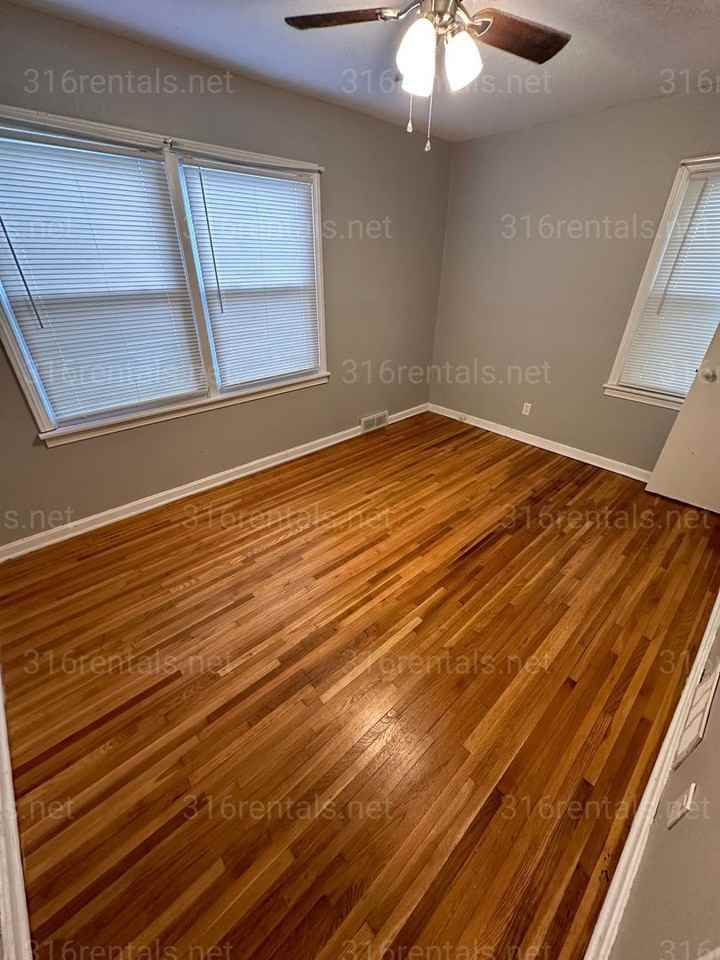 1707 Harding St - Photo 2 of 9